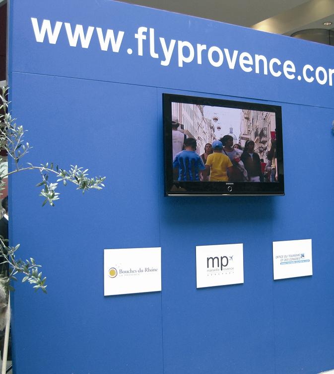 Plasma Picture Gallery Retail Picture of a 42 Inch Samsung Screen wall mounted in a London Docklands Shopping Centre.